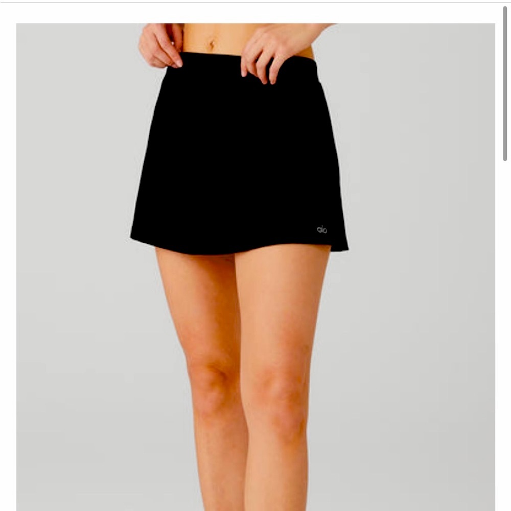 NEW: Alo Airlift Timeless skirt size medium. Never worn.